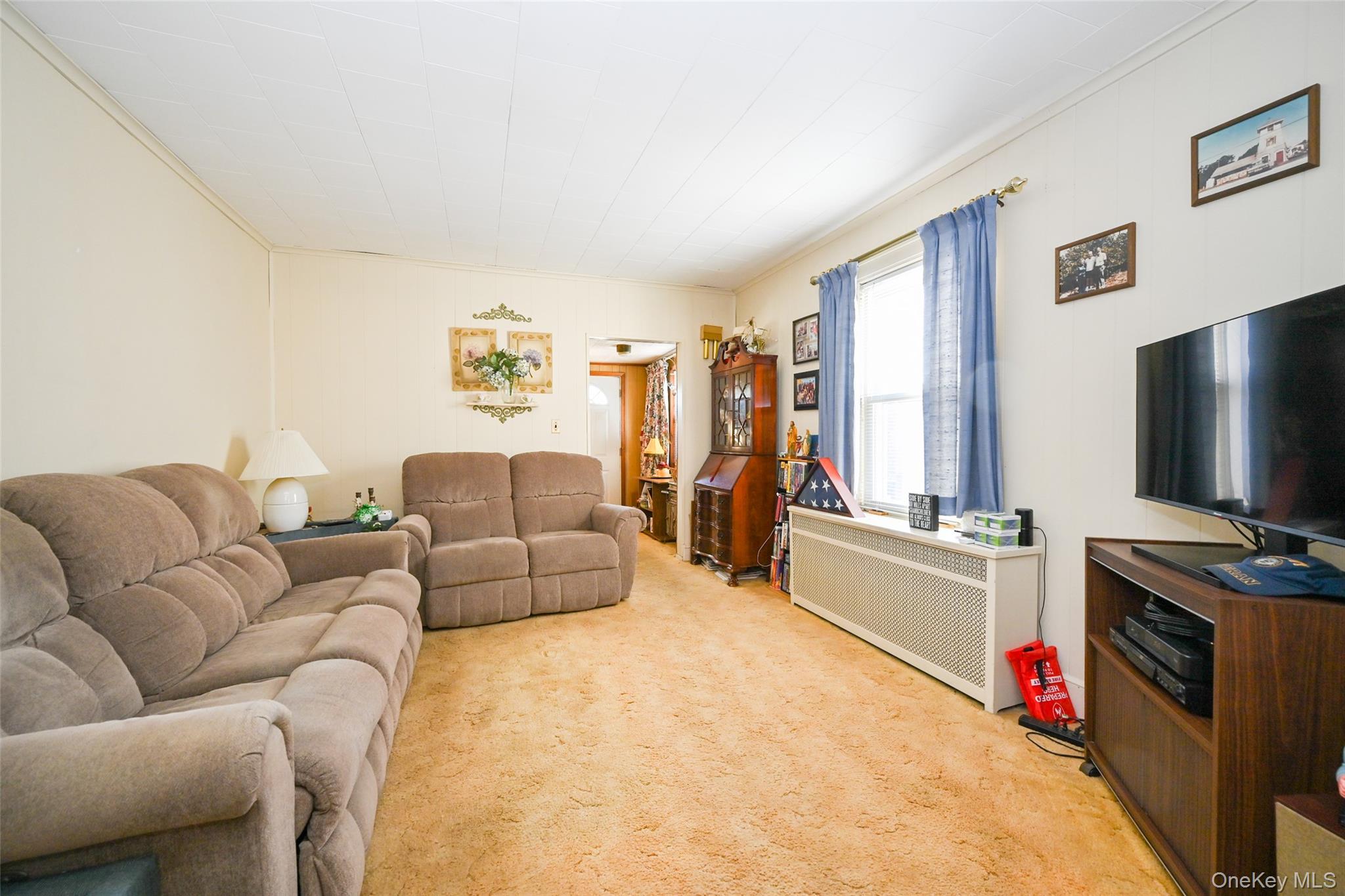 #8 photo, 12513 6th Avenue, College Point , NY 11356