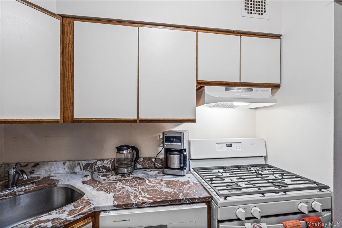 #10 photo, 6607 242nd Street, קווינס Little Neck , NY 11362