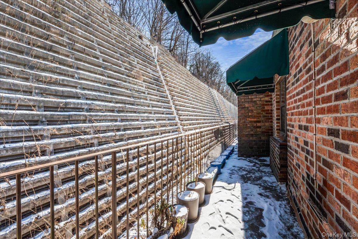 #15 photo, 6607 242nd Street, קווינס Little Neck , NY 11362