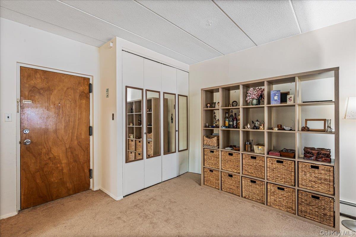 #3 photo, 6607 242nd Street, קווינס Little Neck , NY 11362