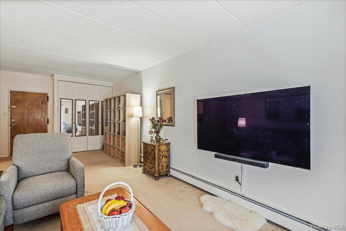 #6 photo, 6607 242nd Street, קווינס Little Neck , NY 11362