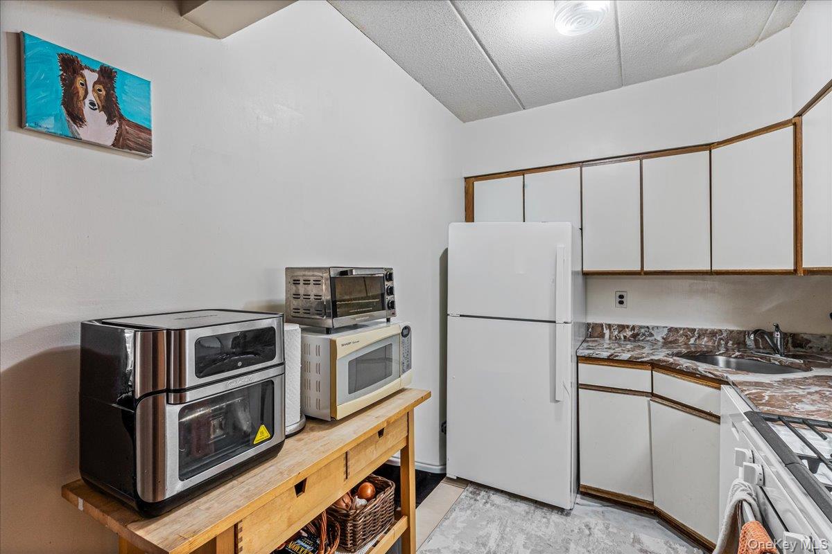 #8 photo, 6607 242nd Street, קווינס Little Neck , NY 11362