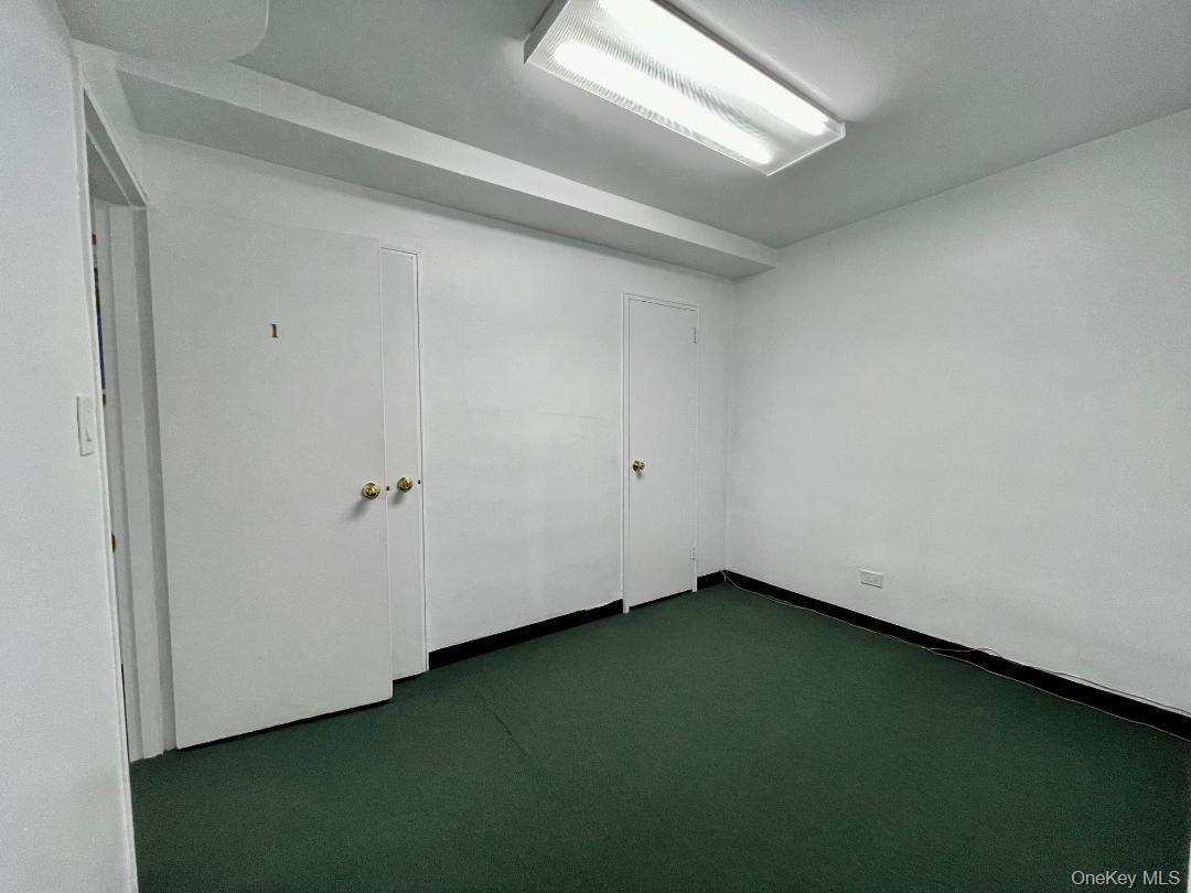 #14 photo, 100-25 Queens Boulevard, 皇后区 Forest Hills , NY 11375