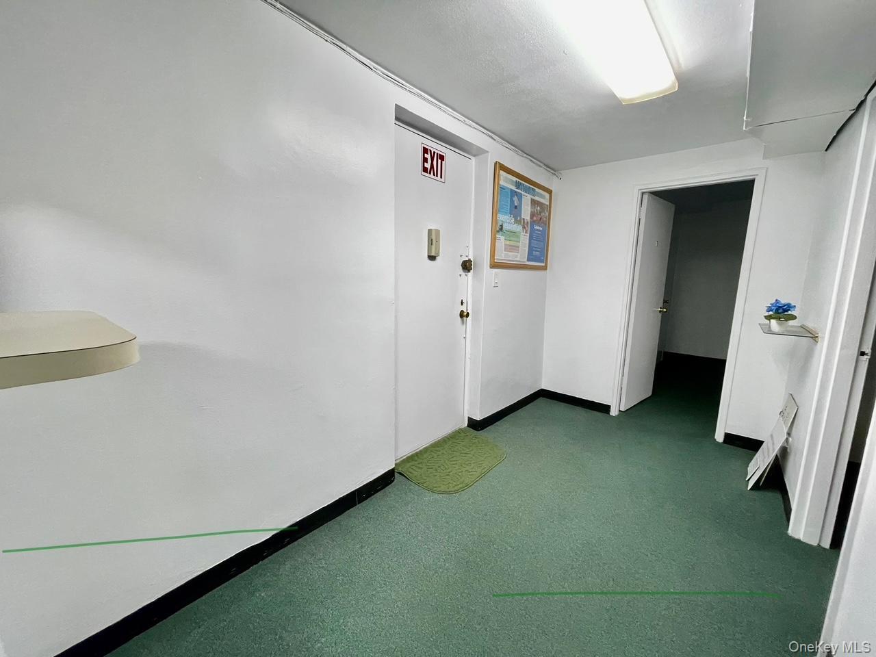 #18 photo, 100-25 Queens Boulevard, 皇后区 Forest Hills , NY 11375