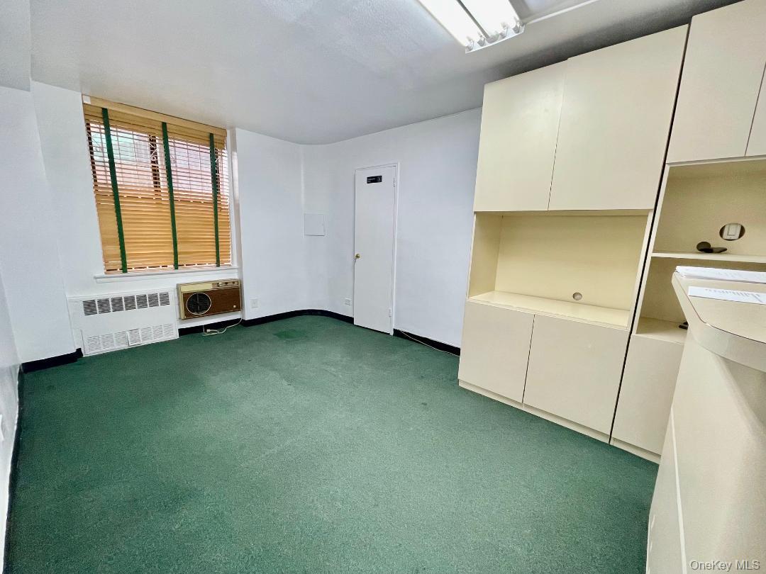 #19 photo, 100-25 Queens Boulevard, 皇后区 Forest Hills , NY 11375