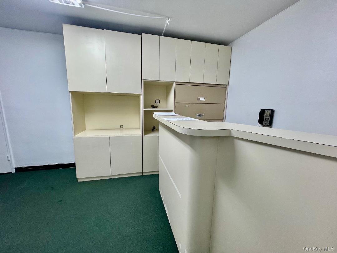 #20 photo, 100-25 Queens Boulevard, 皇后区 Forest Hills , NY 11375