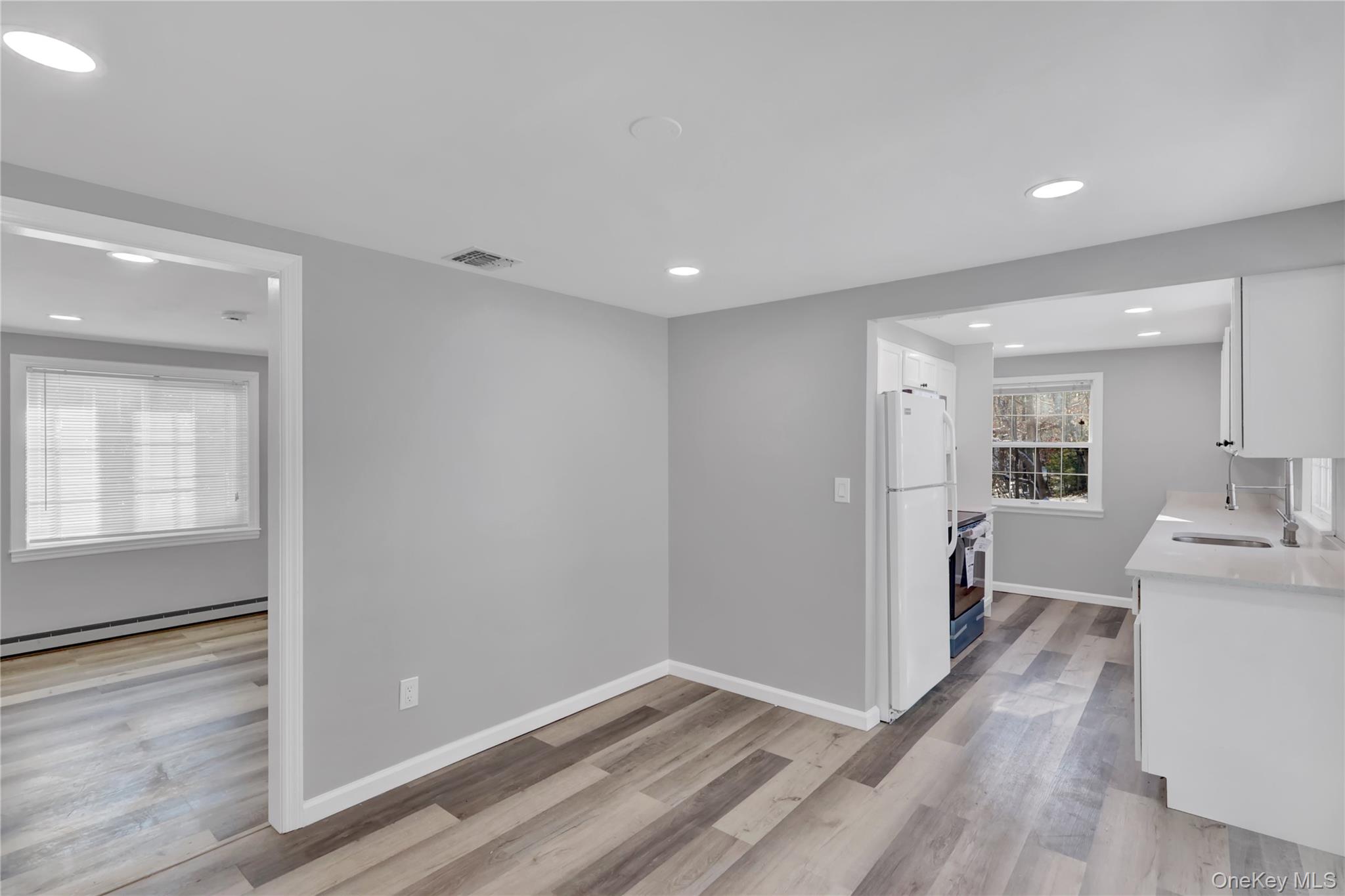 #7 photo, 81 Oakside Road, Smithtown , NY 11787