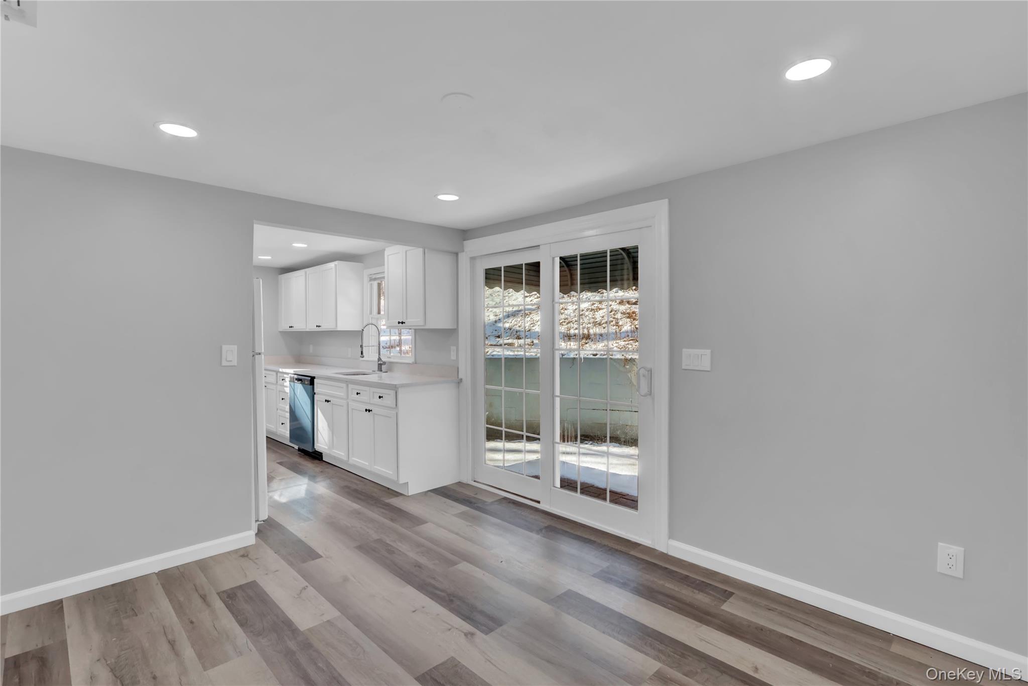 #8 photo, 81 Oakside Road, Smithtown , NY 11787