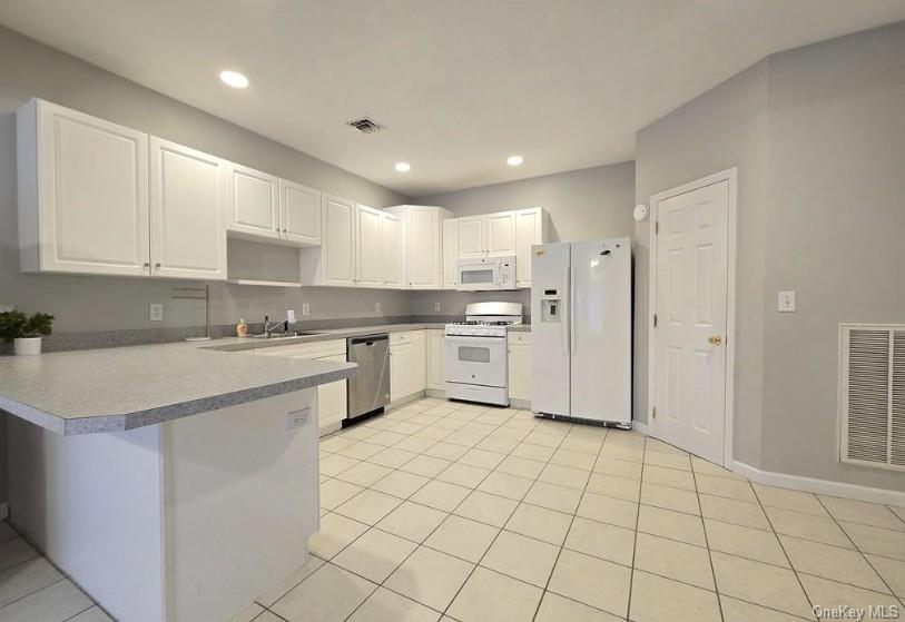 #7 photo, 19 Sunflower Ridge Road, South Setauket , NY 11720