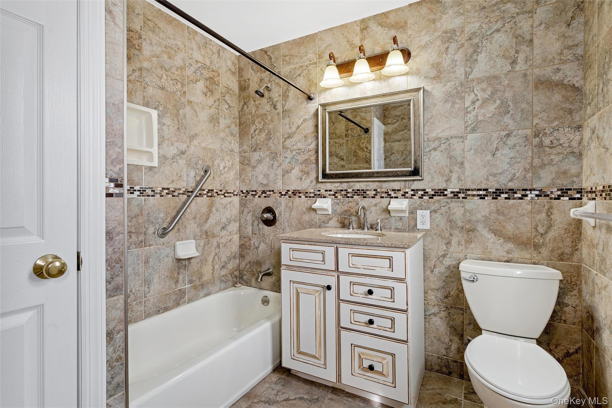 #11 photo, 107 Linden Street, 롱 아일랜드 Rockville Centre , NY 11570