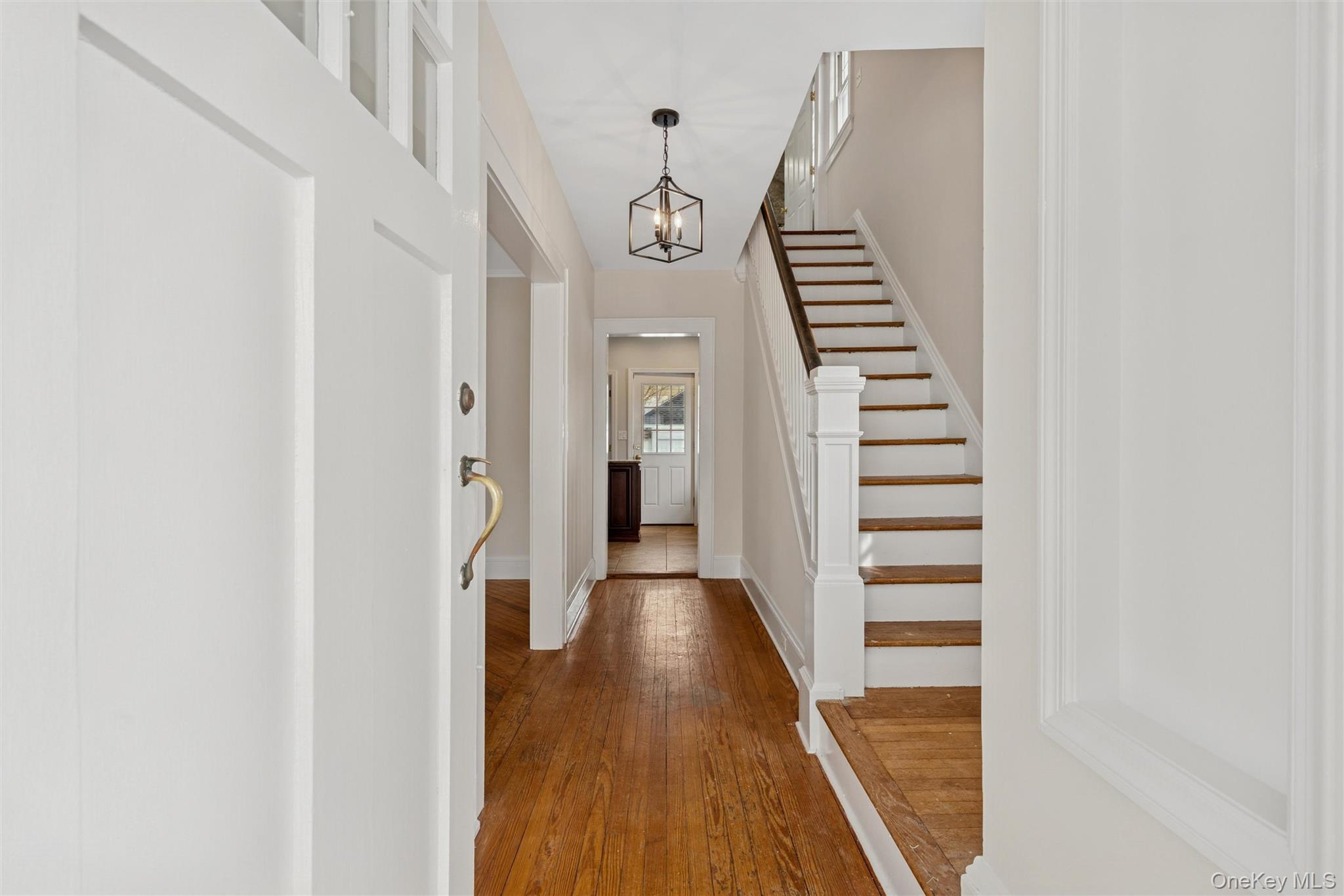 #2 photo, 107 Linden Street, 롱 아일랜드 Rockville Centre , NY 11570