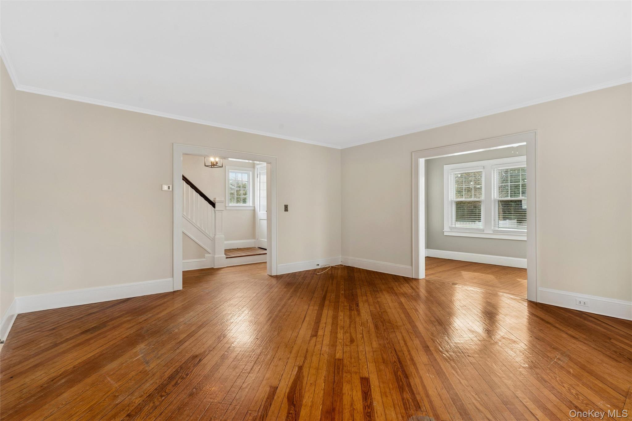 #4 photo, 107 Linden Street, 롱 아일랜드 Rockville Centre , NY 11570