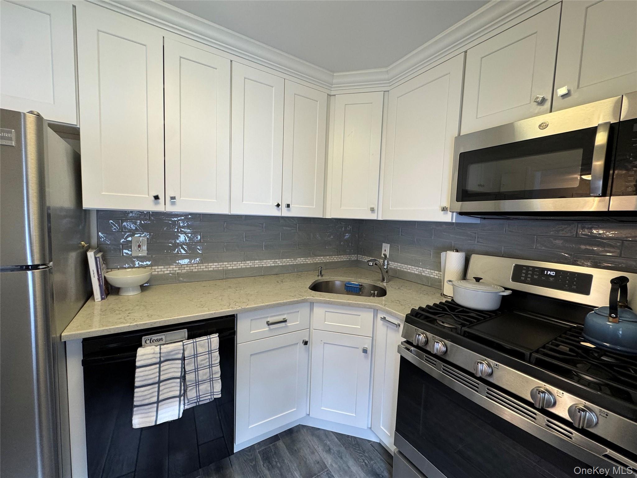 #8 photo, 313 Main Street, 롱 아일랜드 Roslyn , NY 11576