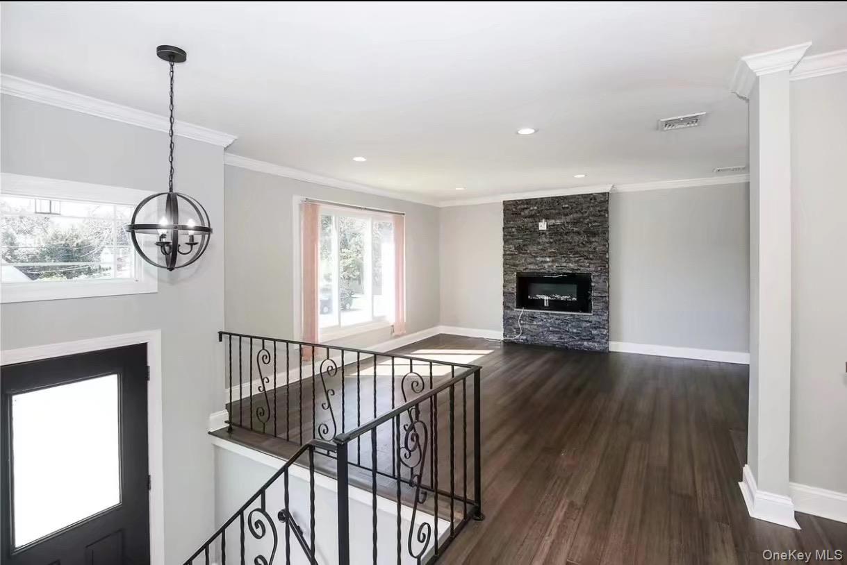 #5 photo, 335 Gillette Street, 롱 아일랜드 Dix Hills , NY 11746