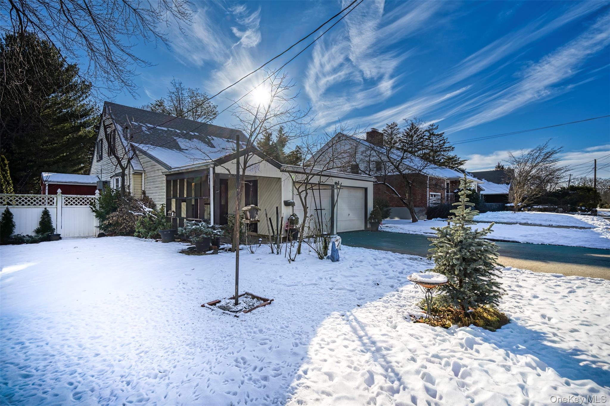 #2 photo, 524 Livingston Street, Westbury , NY 11590