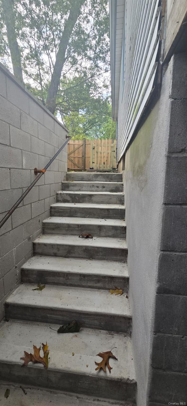 #4 photo, 51 Peconic Street, 롱 아일랜드 Selden , NY 11784