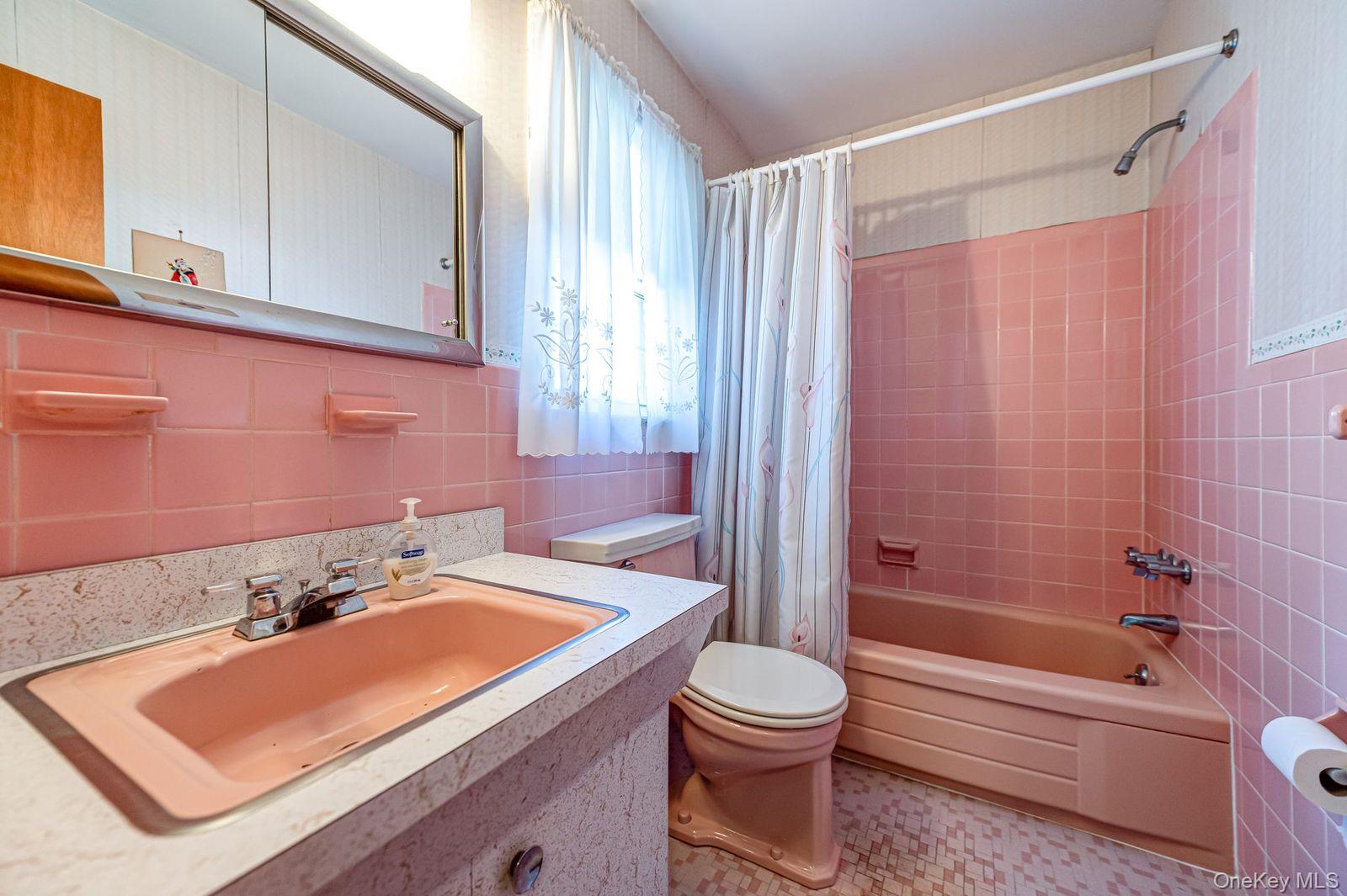 #19 photo, 46 Crestwood Drive, Huntington Station , NY 11746