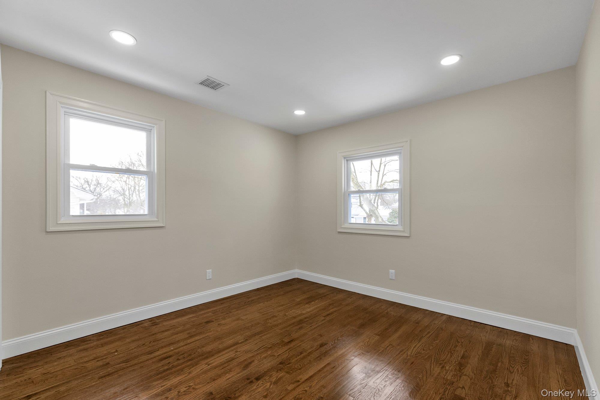 #11 photo, 3 Jayne Avenue, מחוז סאפוק Melville , NY 11747