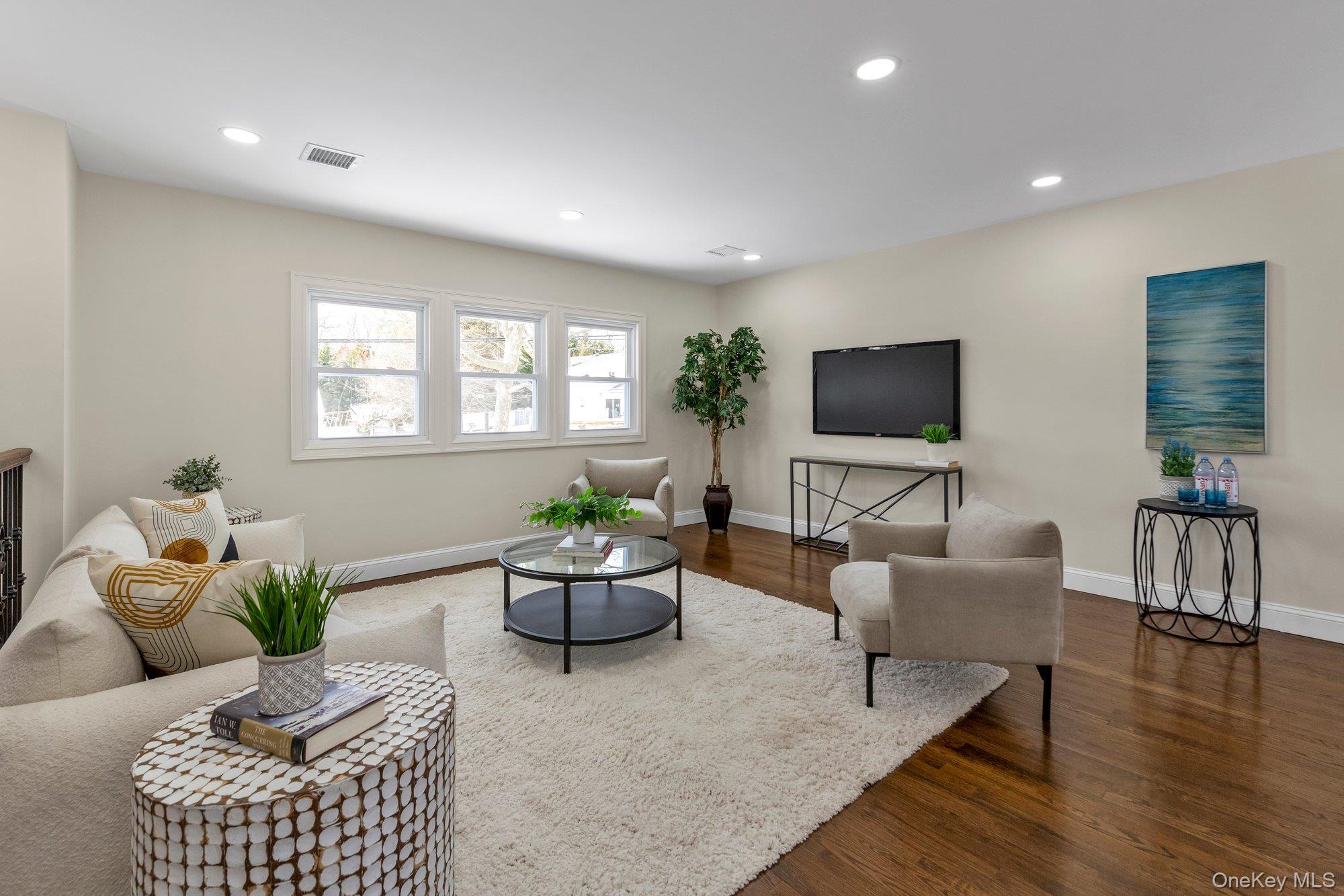 #2 photo, 3 Jayne Avenue, מחוז סאפוק Melville , NY 11747