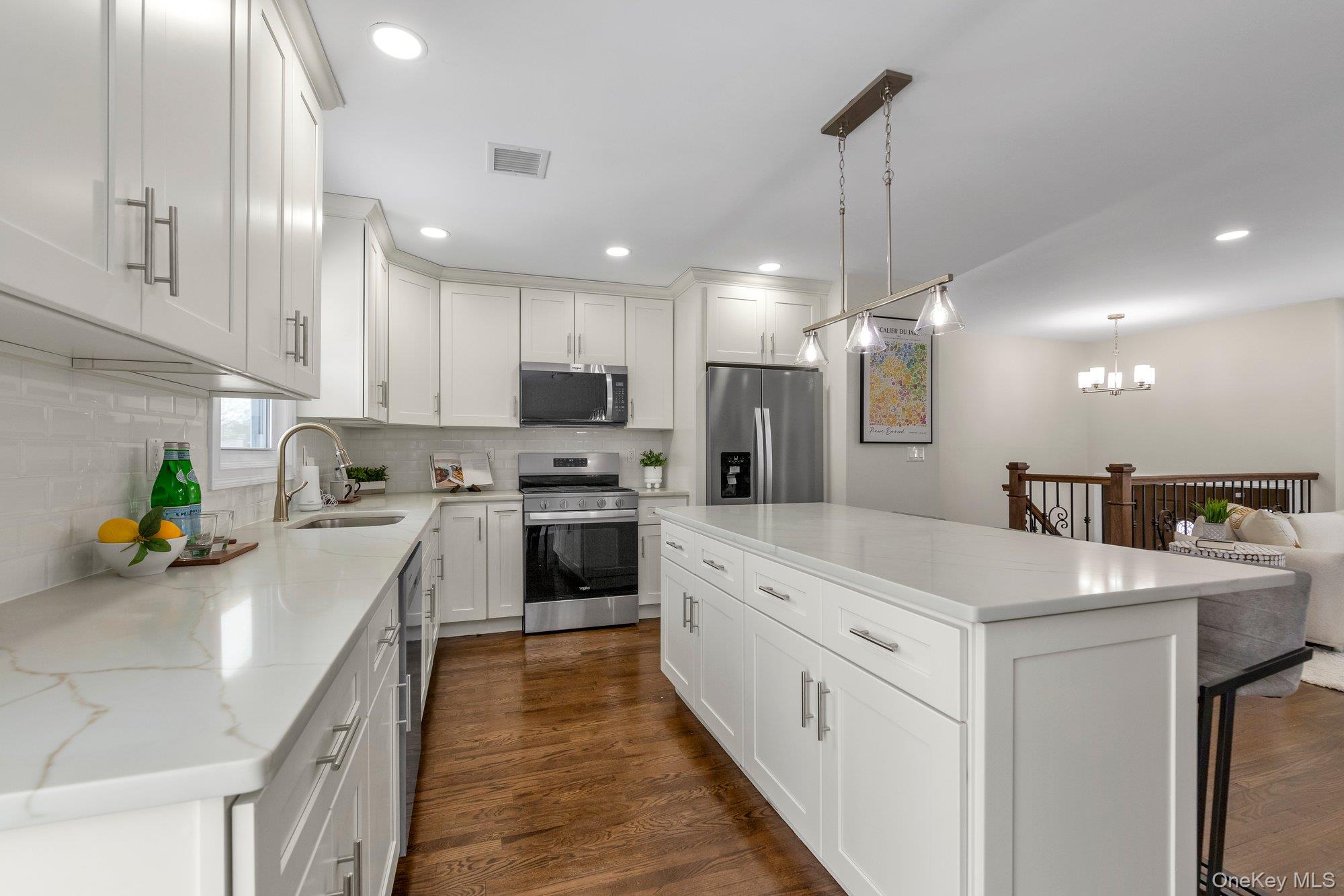 #6 photo, 3 Jayne Avenue, מחוז סאפוק Melville , NY 11747