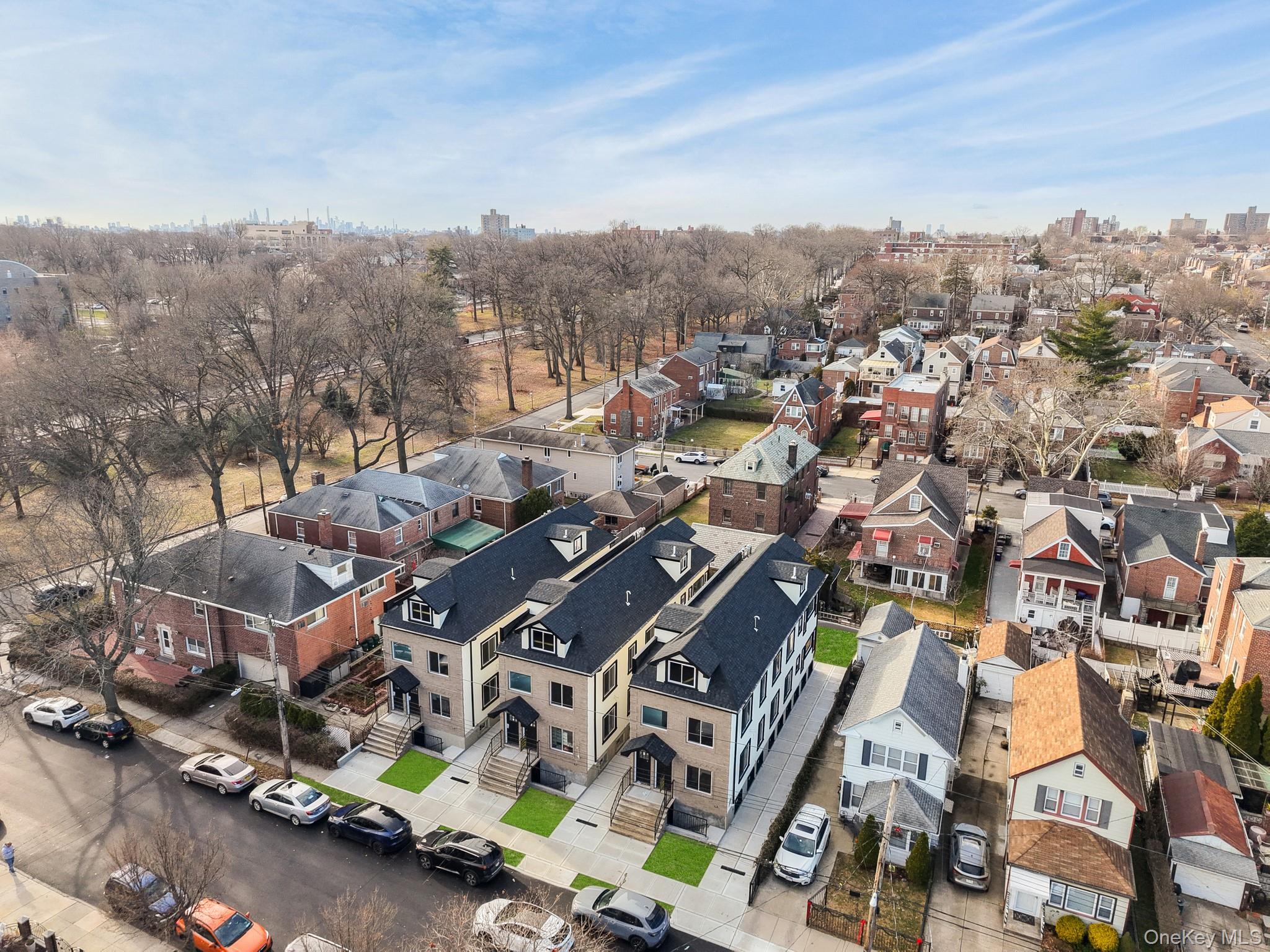 #13 photo, 2215 Seymour Avenue, הברונקס Bronx , NY 10469