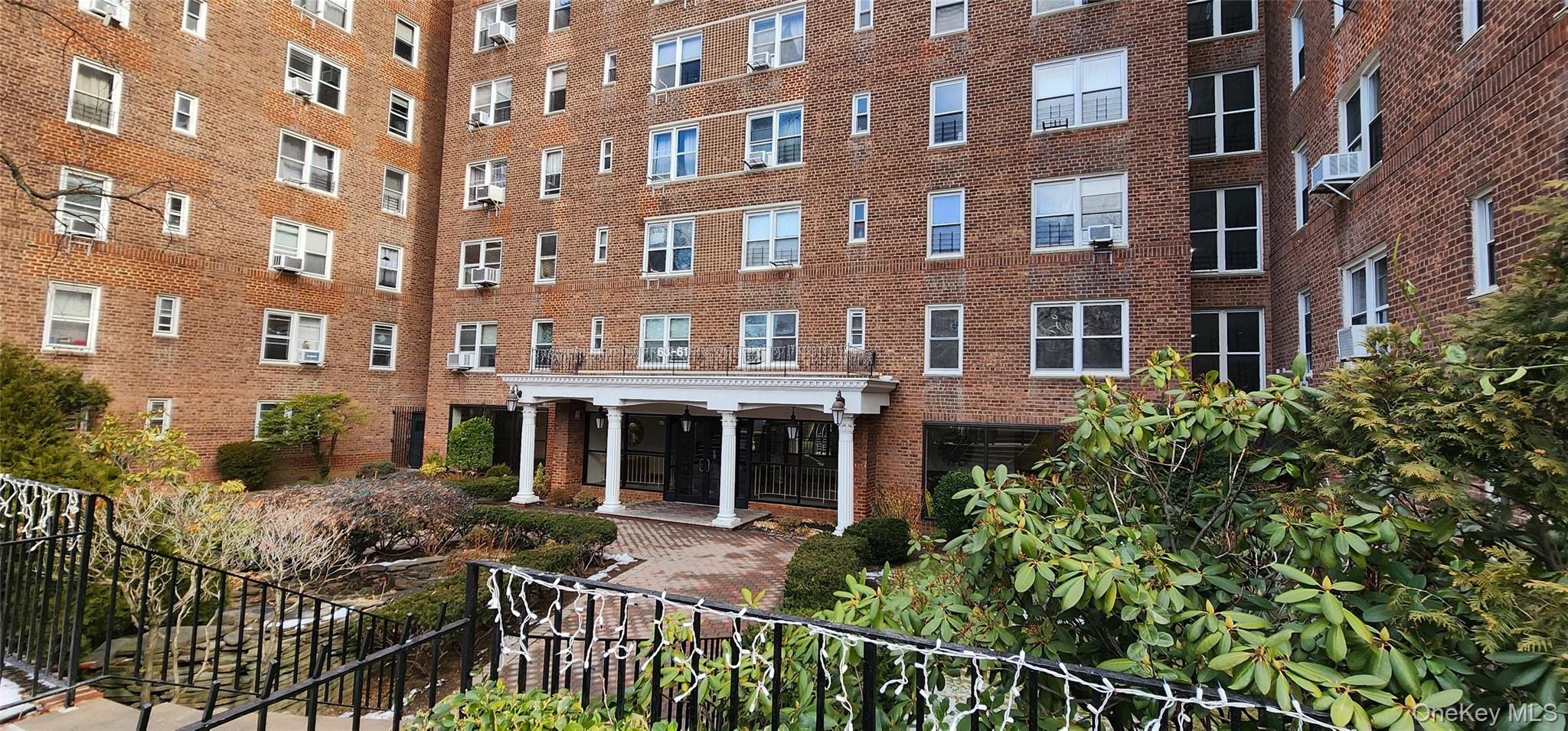 #2 photo, 63-61 Yellowstone Boulevard, 皇后区 Forest Hills , NY 11375