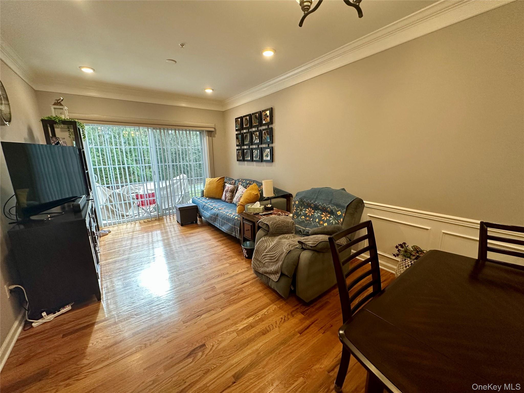 #10 photo, 121 Wildwood Circle, Holtsville , NY 11742