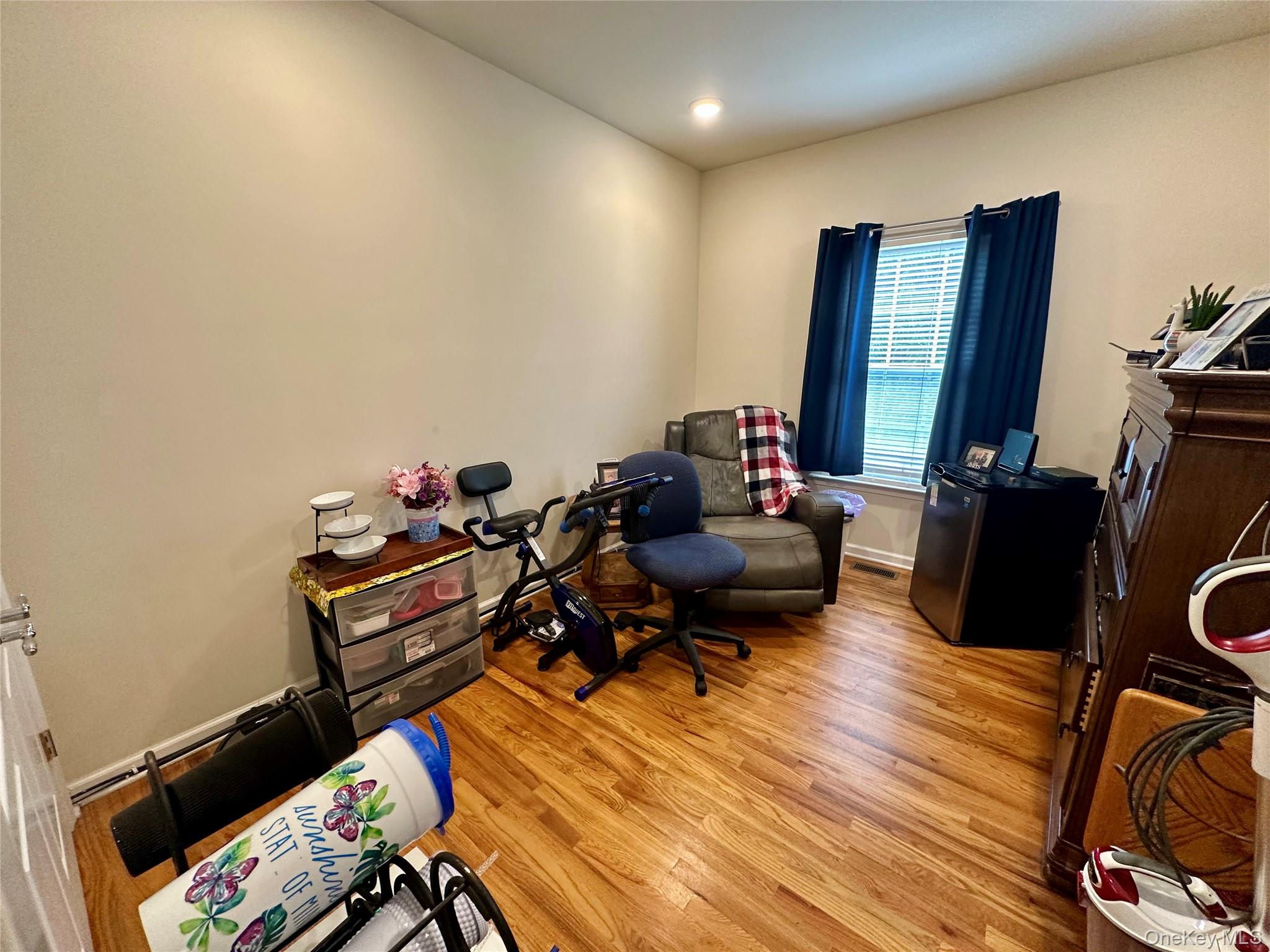 #15 photo, 121 Wildwood Circle, Holtsville , NY 11742