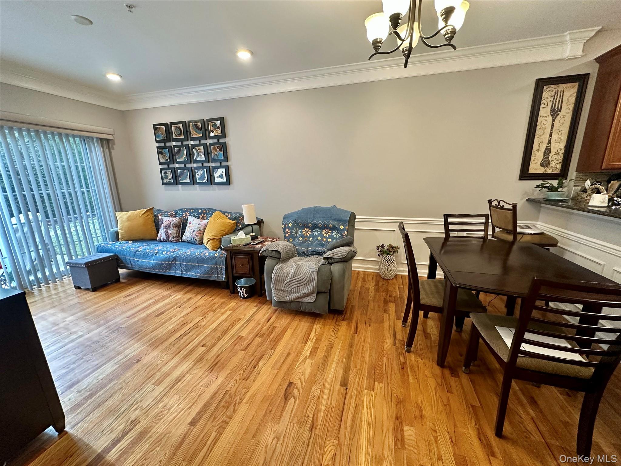 #8 photo, 121 Wildwood Circle, Holtsville , NY 11742