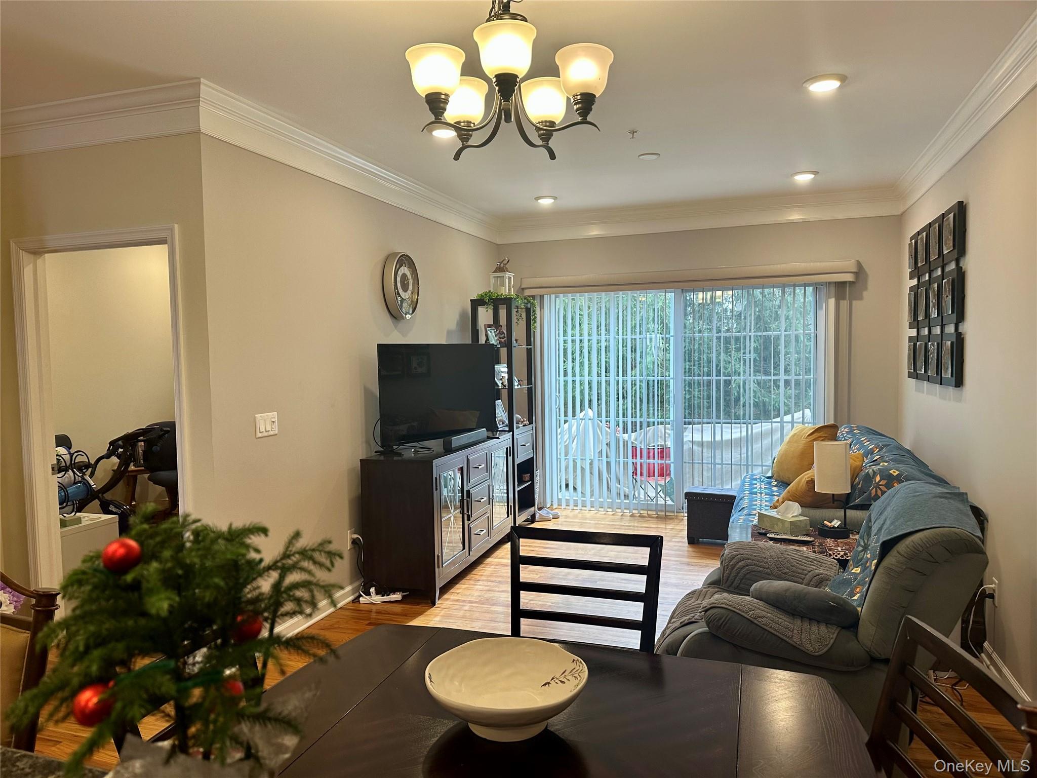 #9 photo, 121 Wildwood Circle, Holtsville , NY 11742