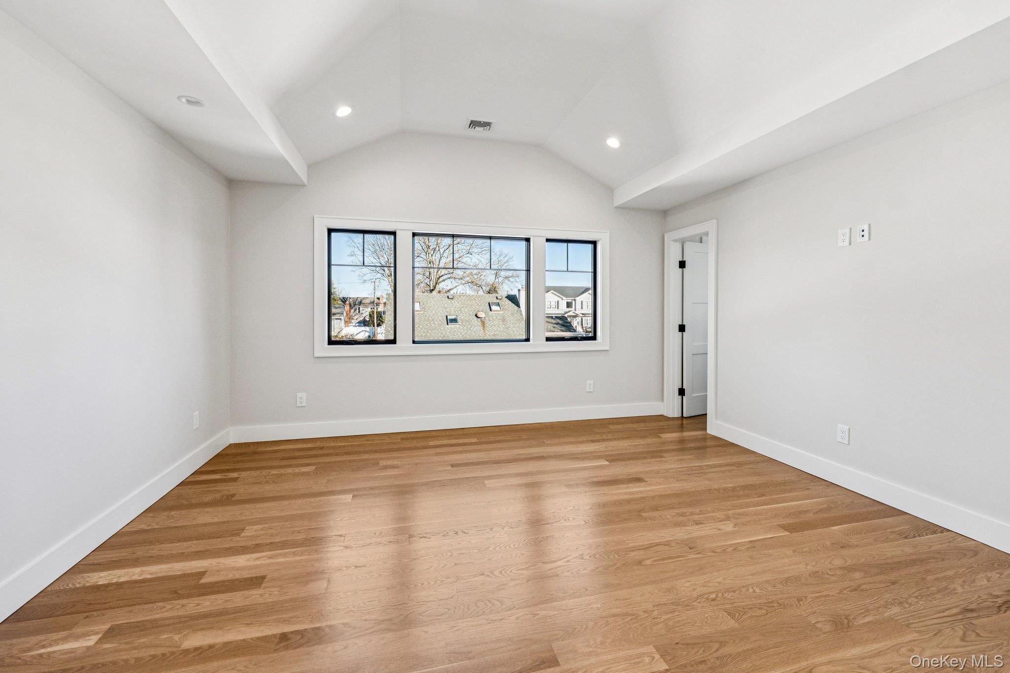 #19 photo, 149 Harding Street, Massapequa Park , NY 11762