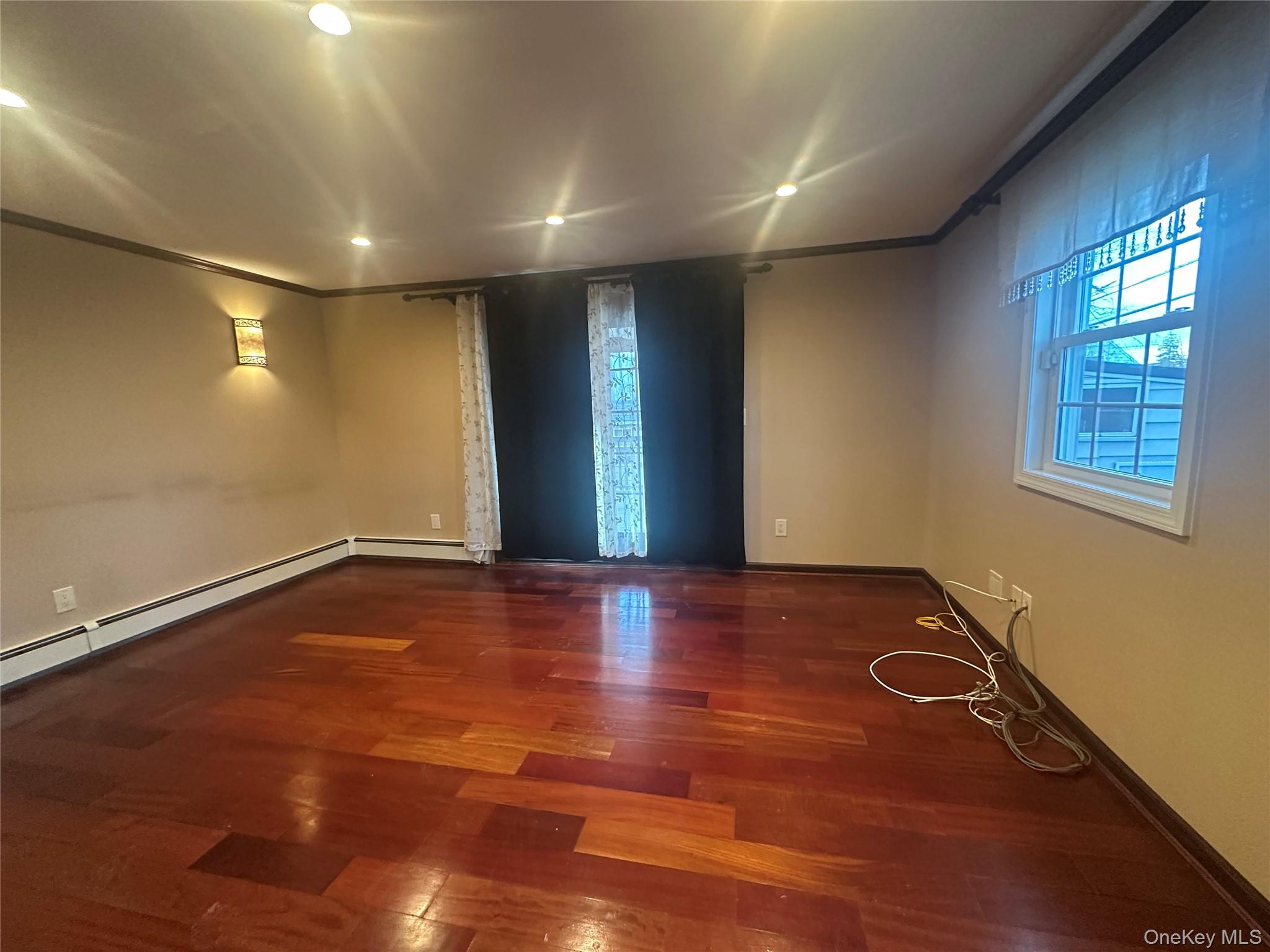 #7 photo, 524 JERUSLEM AVE, Hicksville , NY 11801