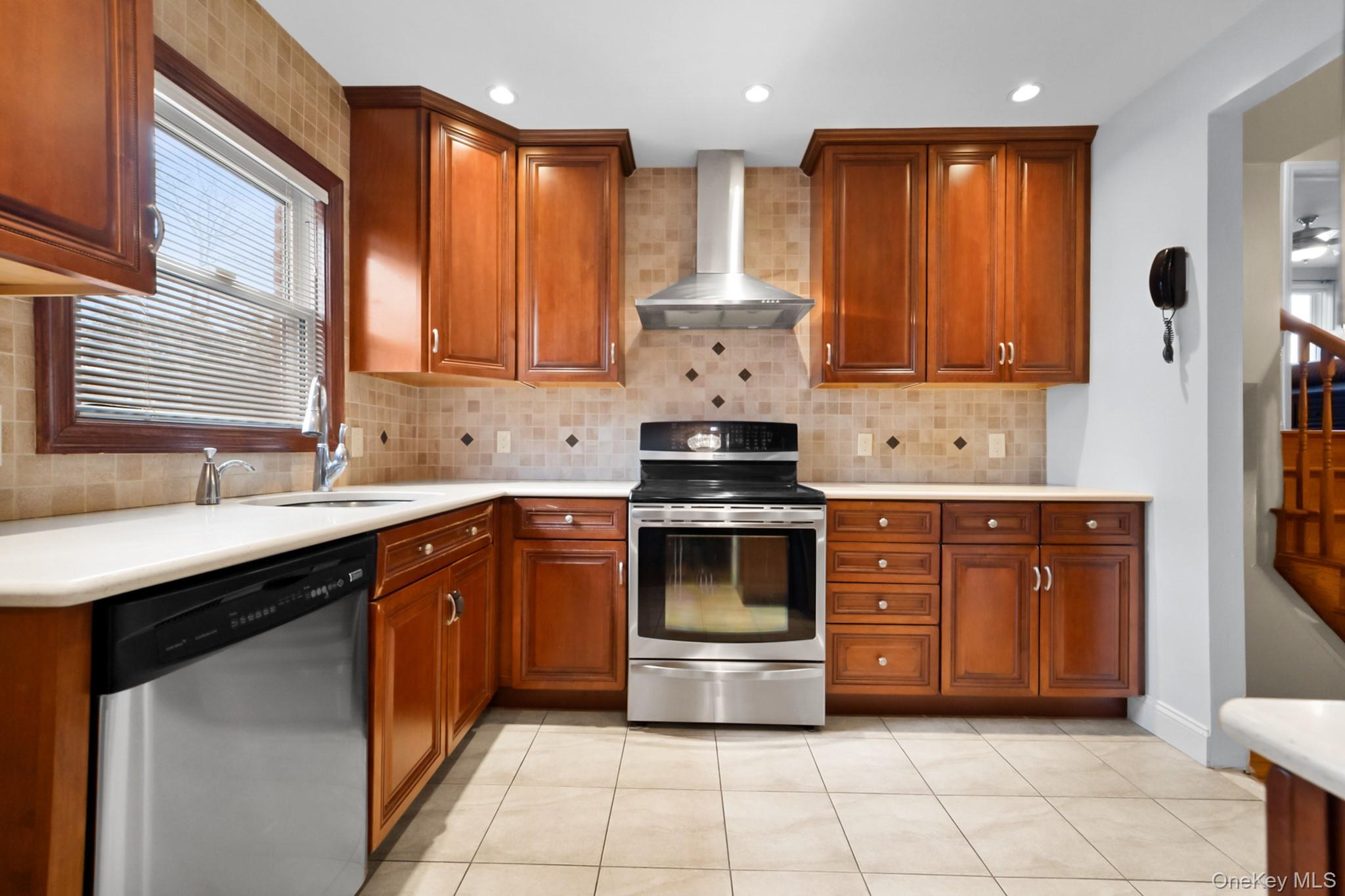 #5 photo, 79-09 260th Street, Floral Park , NY 11004