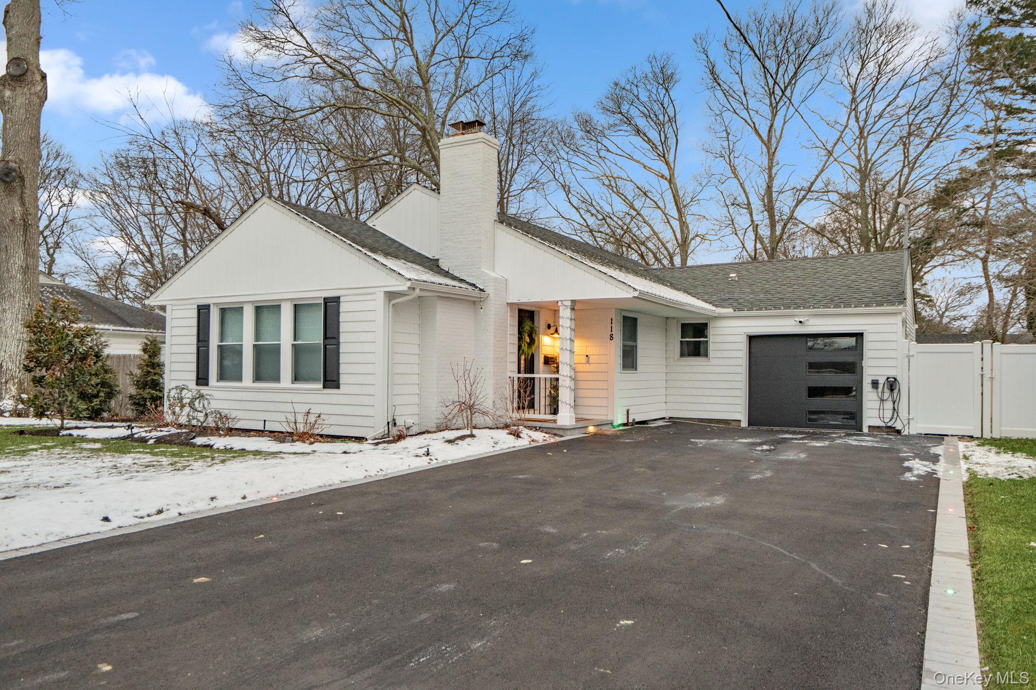 #1 photo, 118 Ketcham Avenue, सफ़ोक काउंटी Patchogue , NY 11772