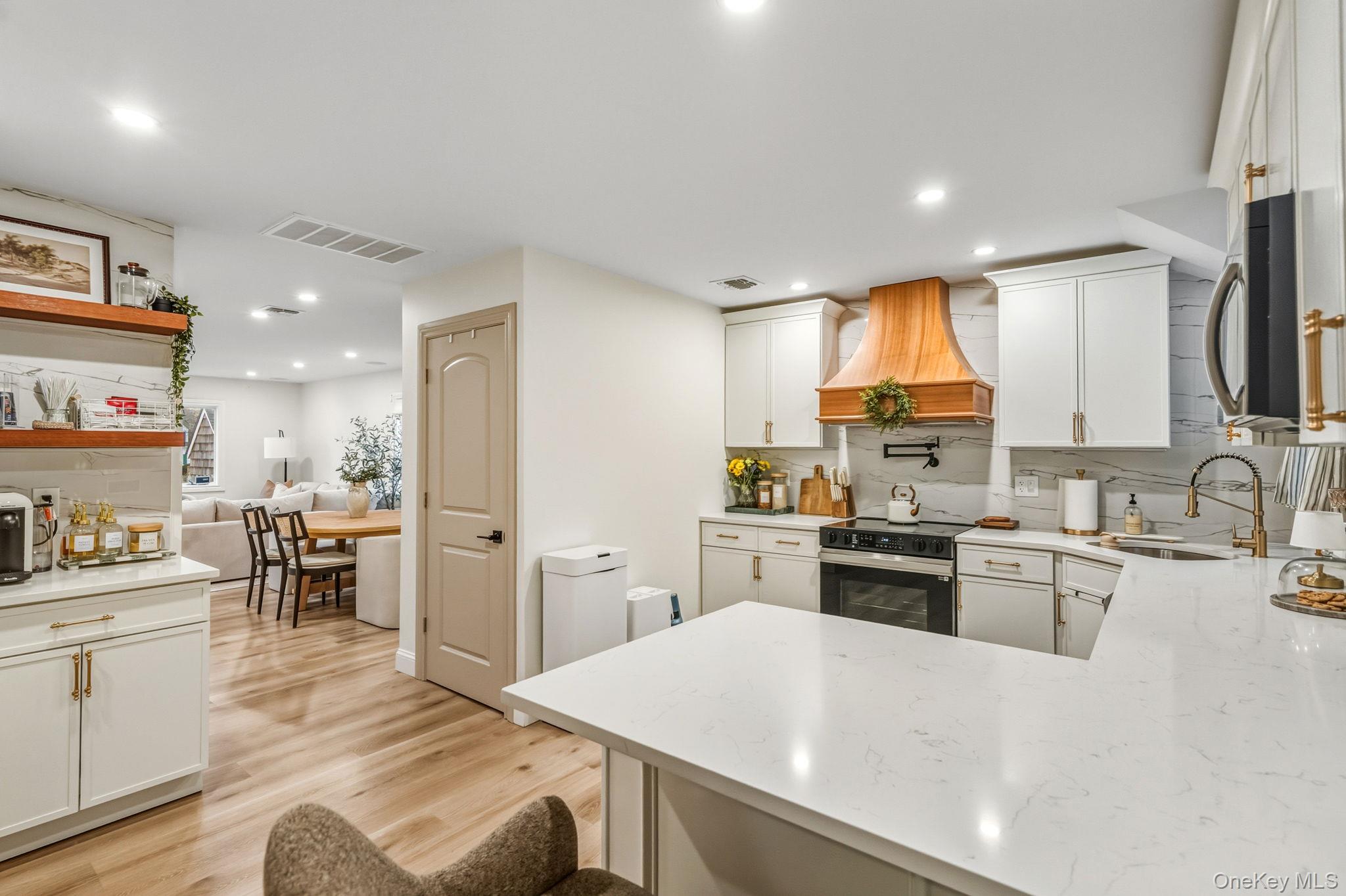 #10 photo, 118 Ketcham Avenue, सफ़ोक काउंटी Patchogue , NY 11772