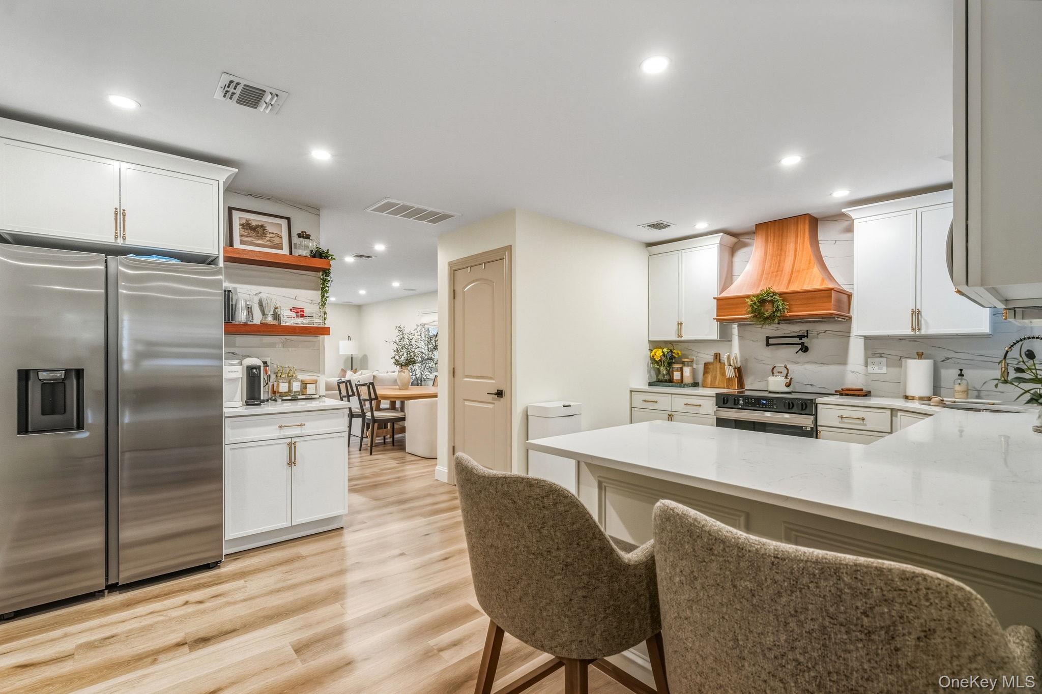 #11 photo, 118 Ketcham Avenue, सफ़ोक काउंटी Patchogue , NY 11772