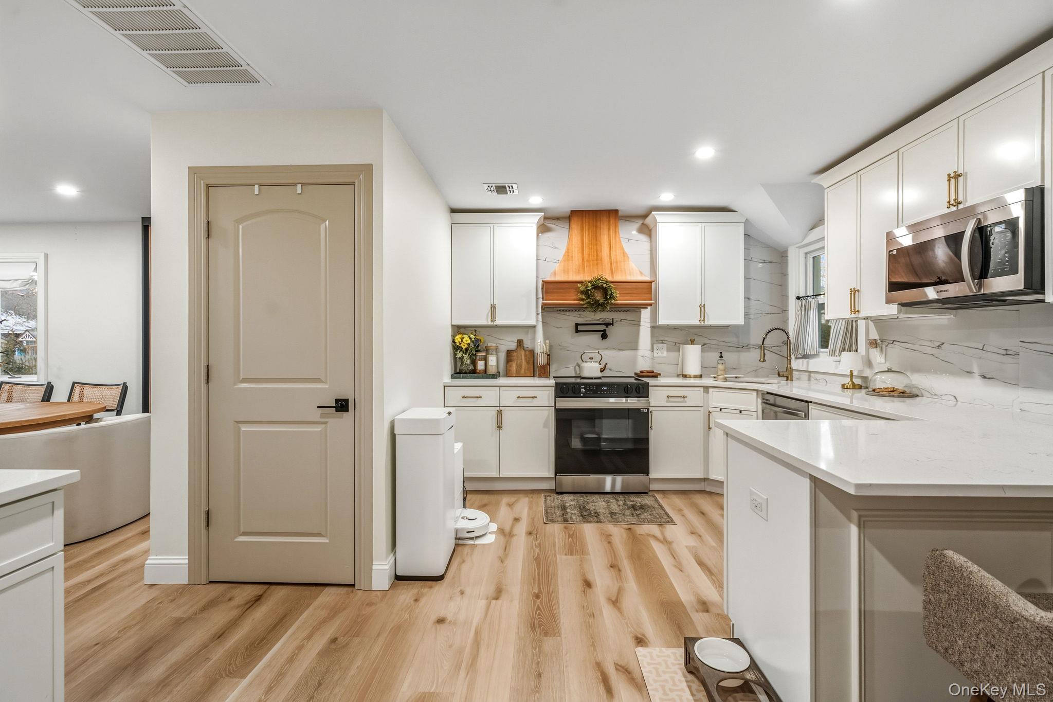 #12 photo, 118 Ketcham Avenue, सफ़ोक काउंटी Patchogue , NY 11772