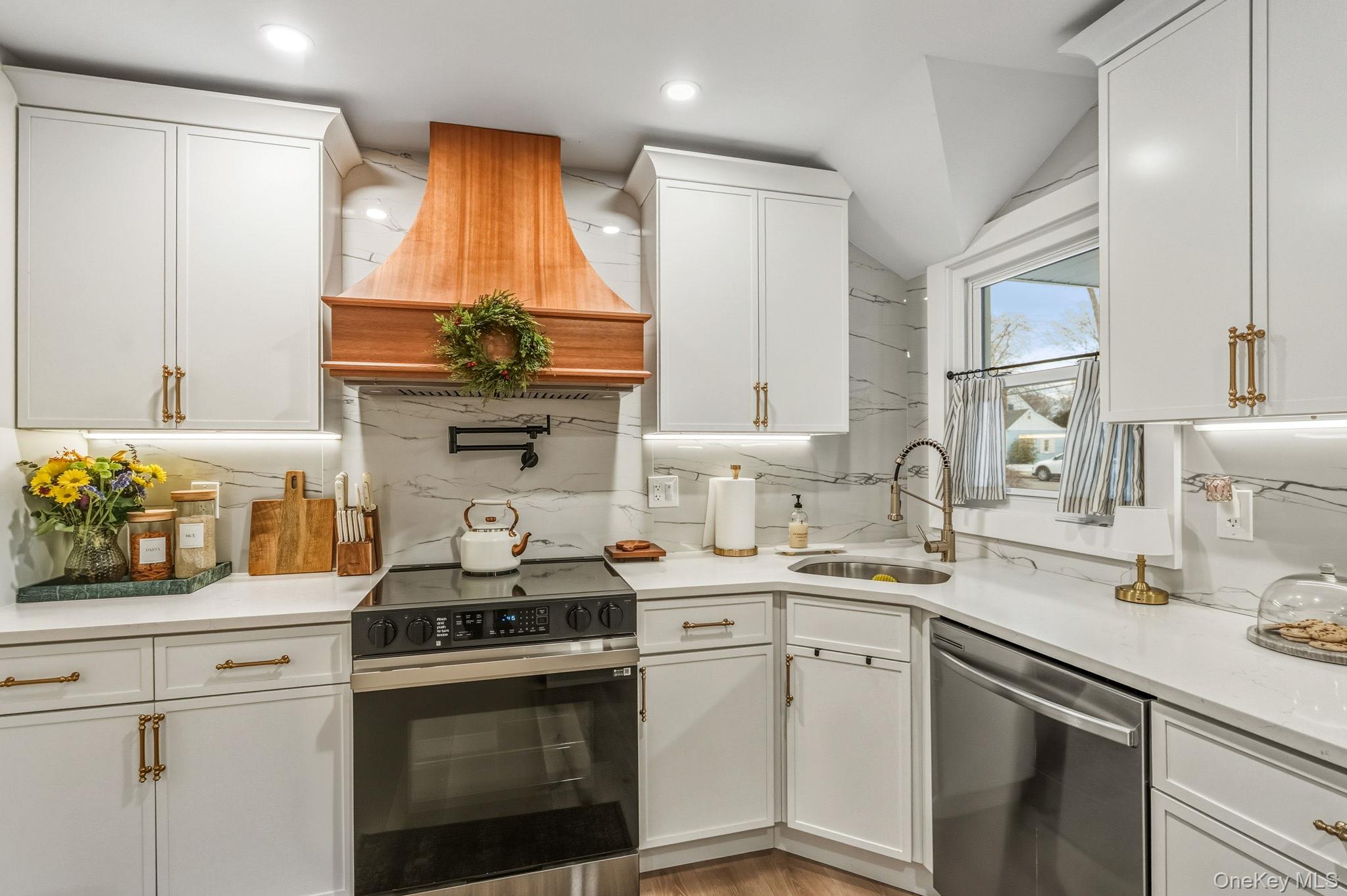 #8 photo, 118 Ketcham Avenue, सफ़ोक काउंटी Patchogue , NY 11772