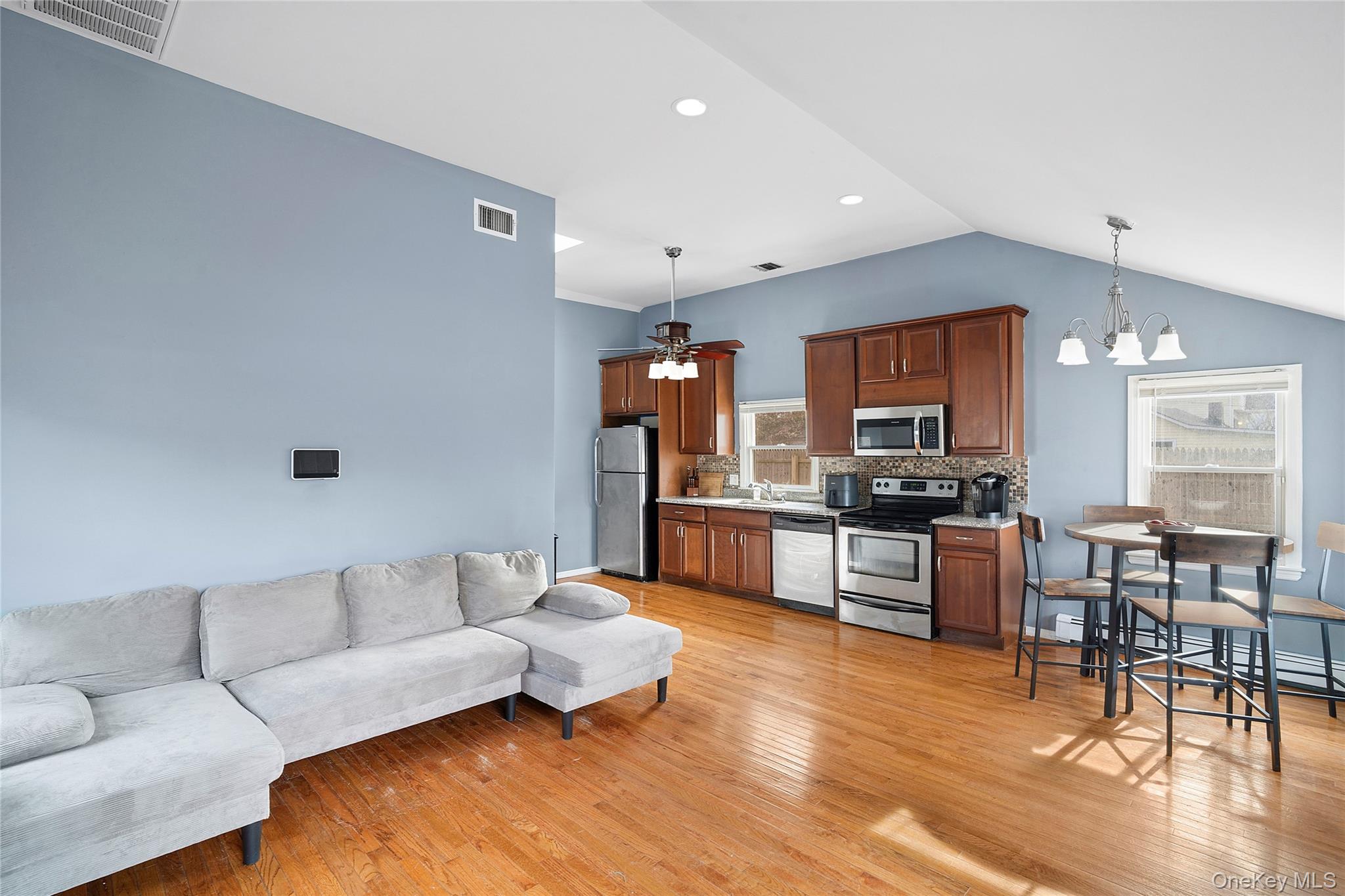 #3 photo, 69 Locust Drive, سوفولك Brookhaven , NY 11951