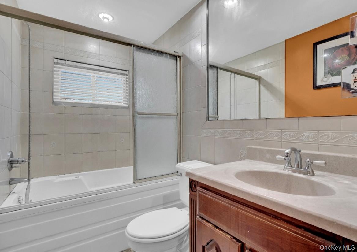 #10 photo, 97 Willow Street, מחוז סאפוק Wyandanch , NY 11798