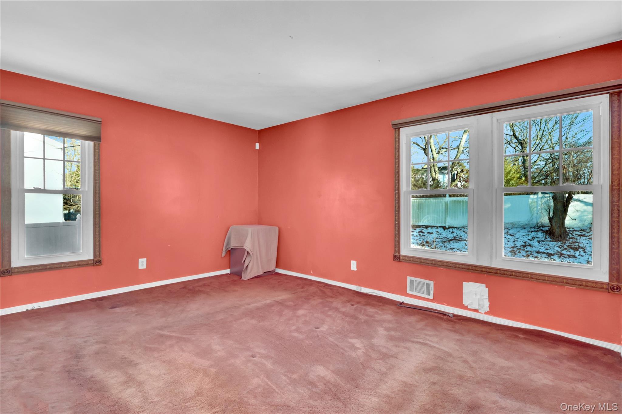 #11 photo, 97 Willow Street, מחוז סאפוק Wyandanch , NY 11798