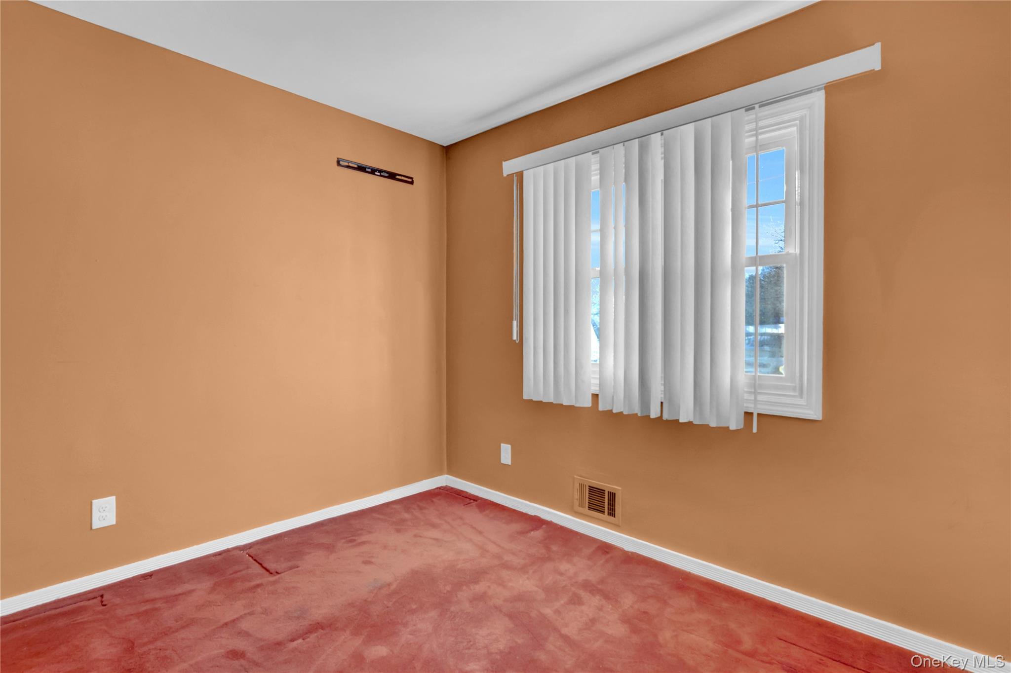 #13 photo, 97 Willow Street, מחוז סאפוק Wyandanch , NY 11798