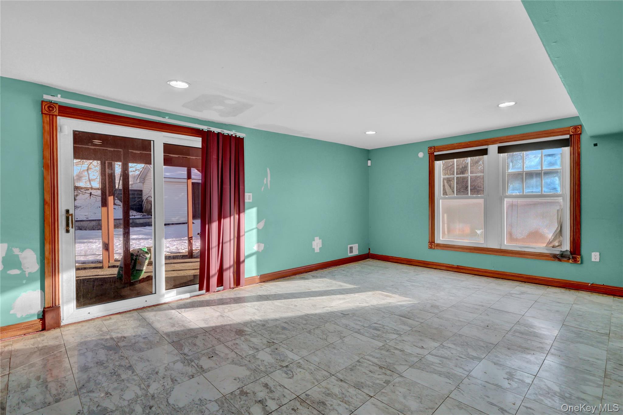 #15 photo, 97 Willow Street, מחוז סאפוק Wyandanch , NY 11798