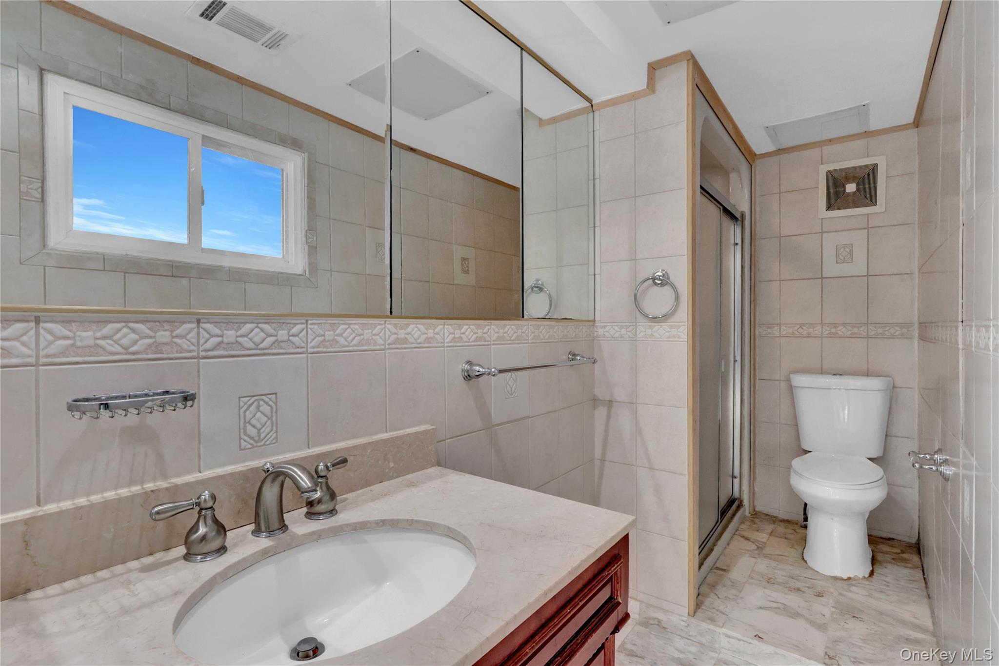 #17 photo, 97 Willow Street, מחוז סאפוק Wyandanch , NY 11798