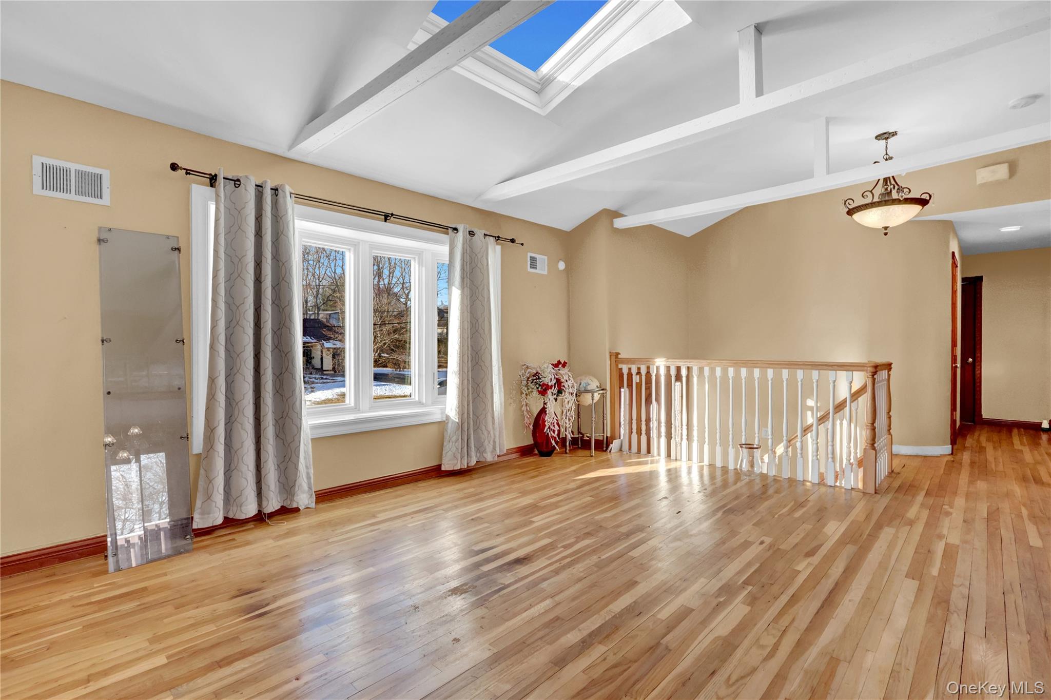 #9 photo, 97 Willow Street, מחוז סאפוק Wyandanch , NY 11798