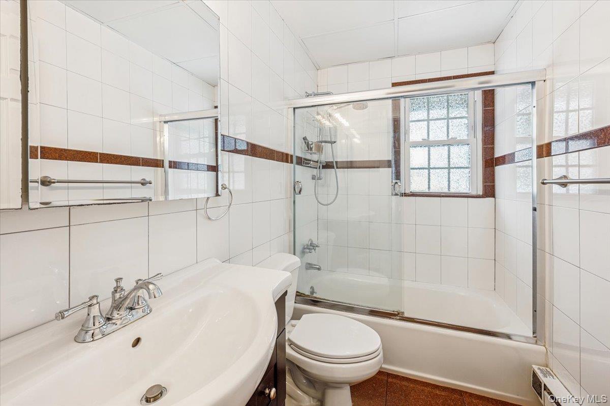 #12 photo, 3 Germonds Village, Bardonia , NY 10954