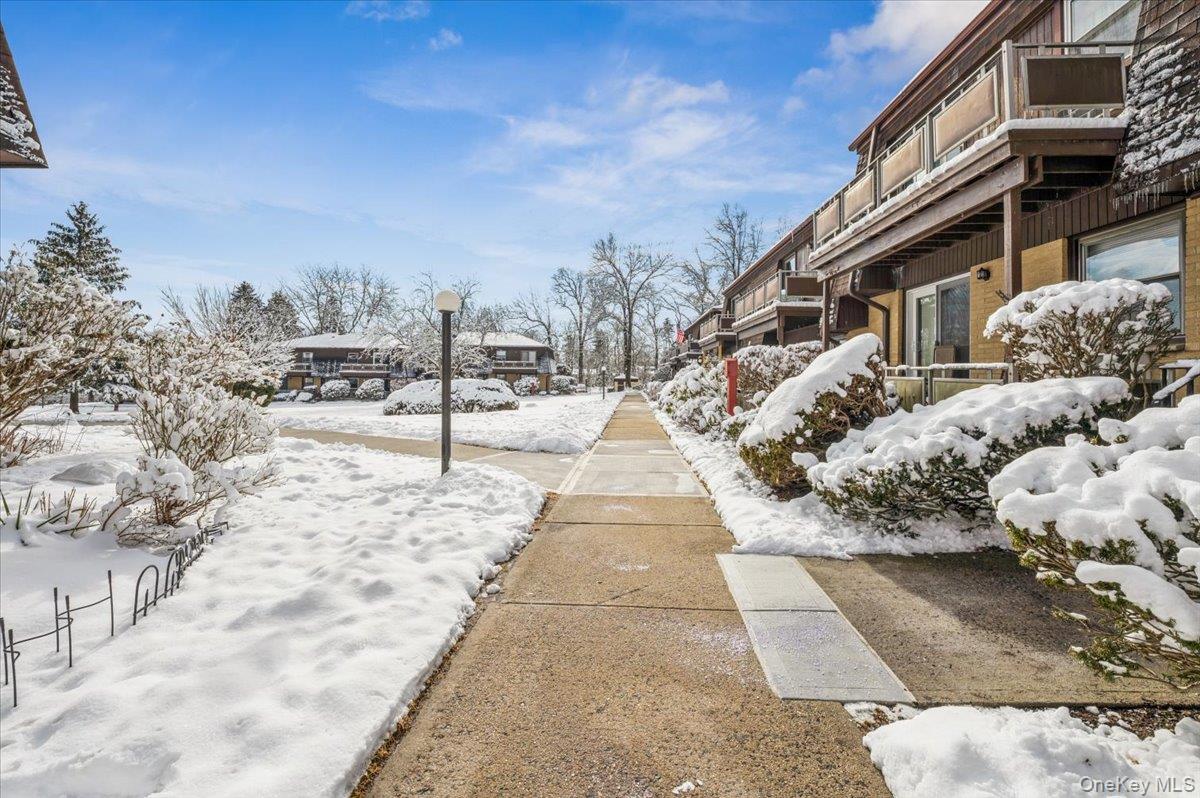 #15 photo, 3 Germonds Village, Bardonia , NY 10954