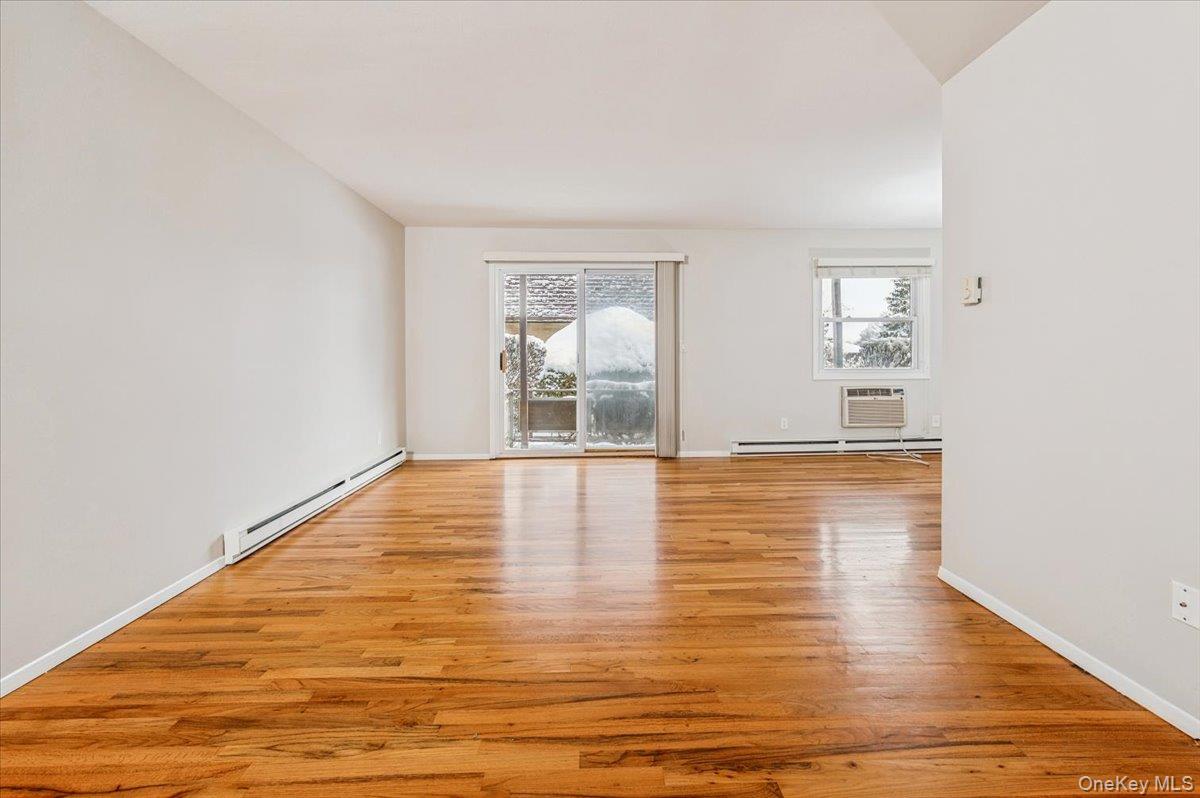 #5 photo, 3 Germonds Village, Bardonia , NY 10954