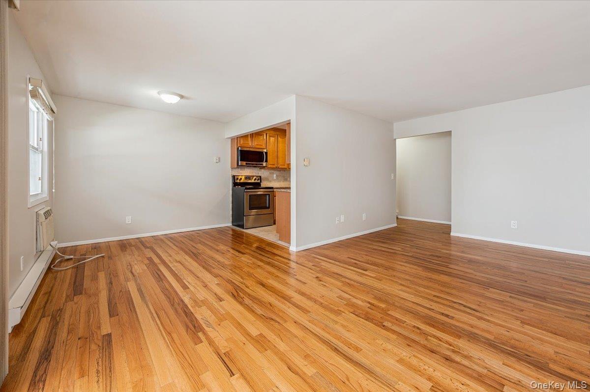 #6 photo, 3 Germonds Village, Bardonia , NY 10954