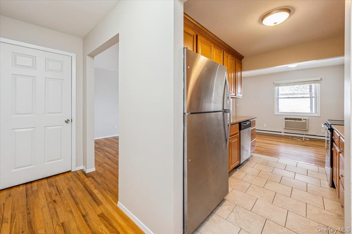 #8 photo, 3 Germonds Village, Bardonia , NY 10954